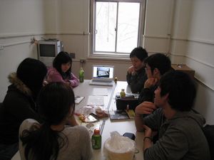 2012年度学生参加プロジェクト「常設展アンモナイトコーナーの展示制作」の活動報告